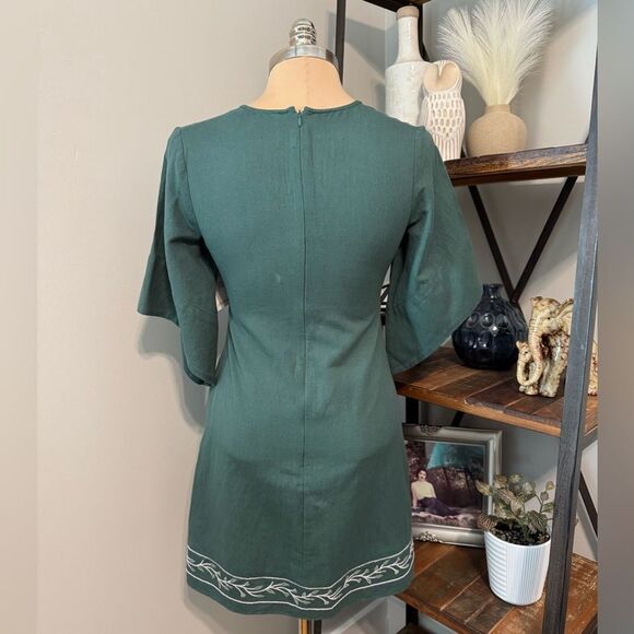 Anna Cate Meredith Mini Dress SIZE XS Pink Green Forest / Lilac Embroidered NWT - Picture 3 of 16